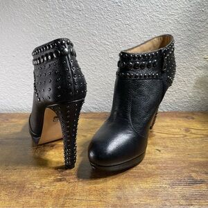 BCBGMAXAZRIA Katarina Black Leather Studded Ankle Booties Stiletto Heel Sz 10